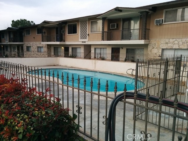 25276 Barton Road, Loma Linda CA: https://media.crmls.org/medias/9b34f27c-9cf2-4fb5-84c8-124363c33c85.jpg
