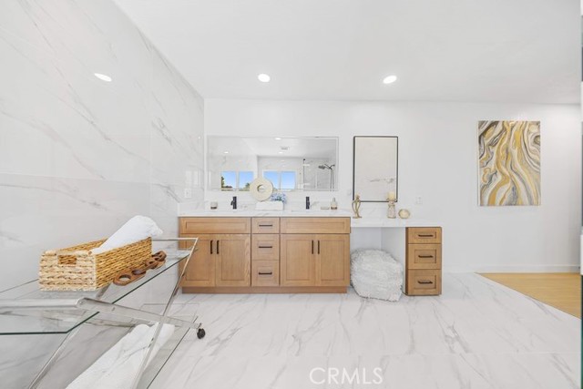 22982 Cecelia, Mission Viejo CA: https://media.crmls.org/medias/9b35acaf-18f5-4d5c-8a50-bdf866c88ec8.jpg