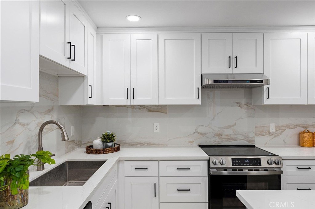 MLS #OC25184707 image #10