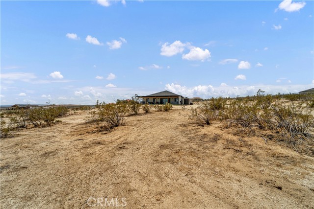 10715 Wilson Drive, California City CA: https://media.crmls.org/medias/9b373182-cc2b-4158-8061-e72947329989.jpg