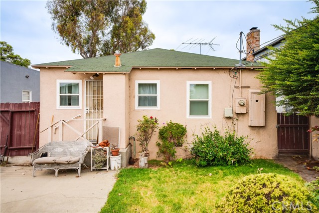 5870 Lemon Avenue, Long Beach CA: https://media.crmls.org/medias/9b379d97-0744-45a0-bd02-05c37736e8ea.jpg
