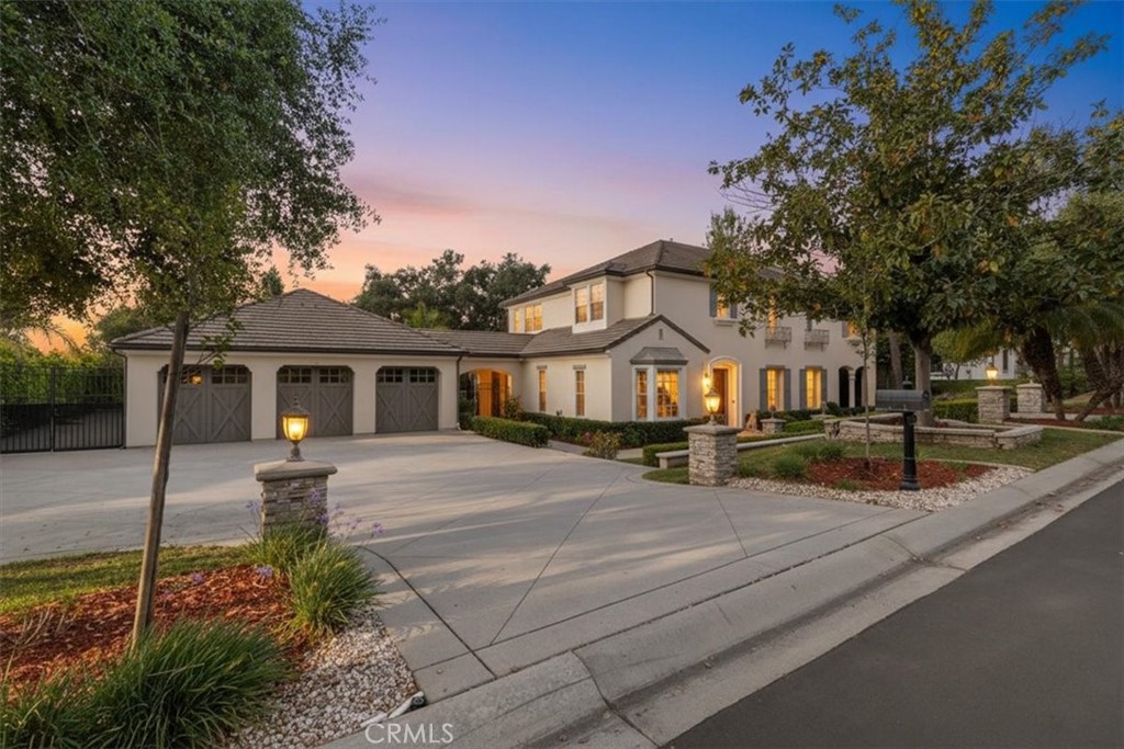 729 Carriage House Dr.