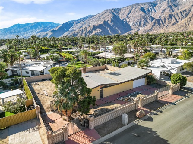 Detail Gallery Image 2 of 16 For 651 E Alexander Way, Palm Springs,  CA 92262 - 3 Beds | 2 Baths