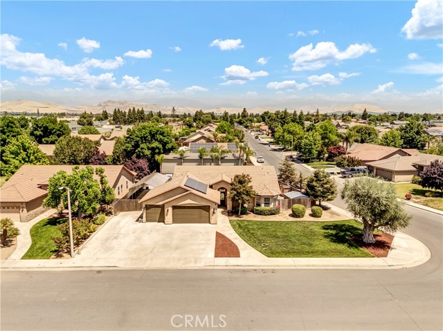 Detail Gallery Image 7 of 54 For 300 S Lombardi St, Porterville,  CA 93257 - 4 Beds | 2 Baths