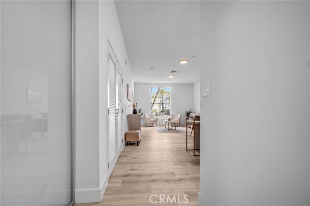 435 W Center Street Promenade, Anaheim CA: https://media.crmls.org/medias/9b38ff64-2c51-409f-8a15-505fb4cc39e7.jpg