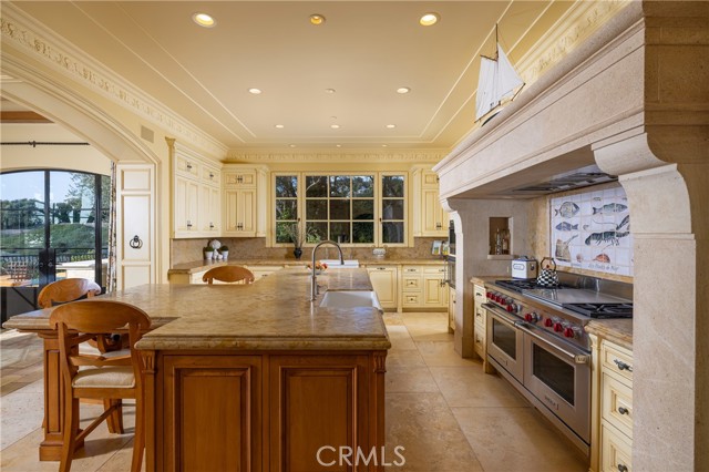 5 Pelican Vista Drive, Newport Coast CA: https://media.crmls.org/medias/9b391a86-8e76-4dd6-9435-6e7bb837459f.jpg