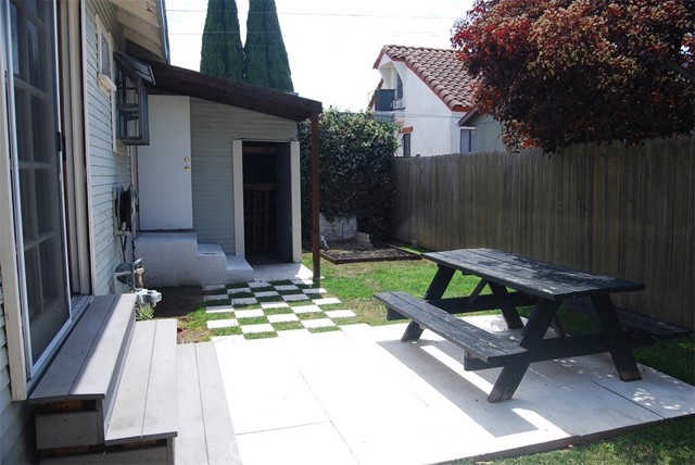 1734 E Florida Street, Long Beach CA: https://media.crmls.org/medias/9b3932ef-212c-4c0b-b9ed-7f3a16f2082c.jpg