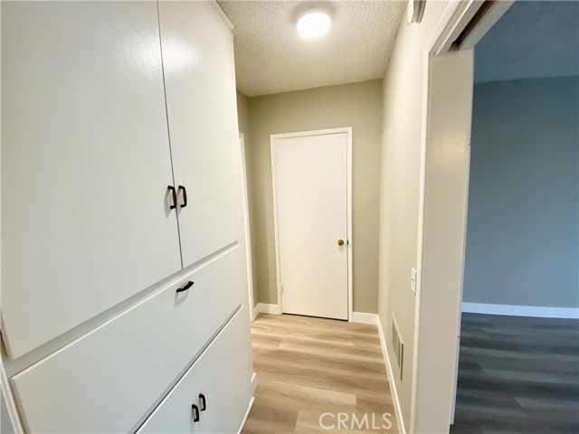 Detail Gallery Image 7 of 9 For 3335 Triangle Pl #5,  Glendale,  CA 91208 - 1 Beds | 1 Baths