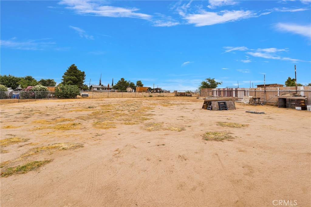 https://media.crmls.org/medias/9b3a0d0b-1734-4618-ae3f-490276f13629.jpg?preset=X-Large