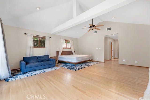 10335 Sylvia Avenue, Porter Ranch CA: https://media.crmls.org/medias/9b3a794d-7fdf-472a-af22-7ae7dfbf3dbc.jpg