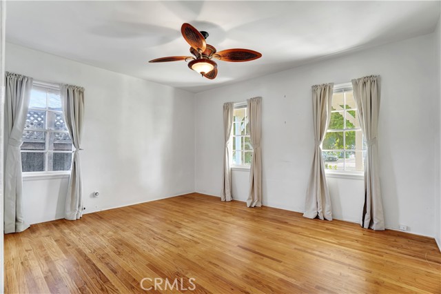 Detail Gallery Image 15 of 30 For 5239 Comercio Ave, Woodland Hills,  CA 91364 - 2 Beds | 1 Baths