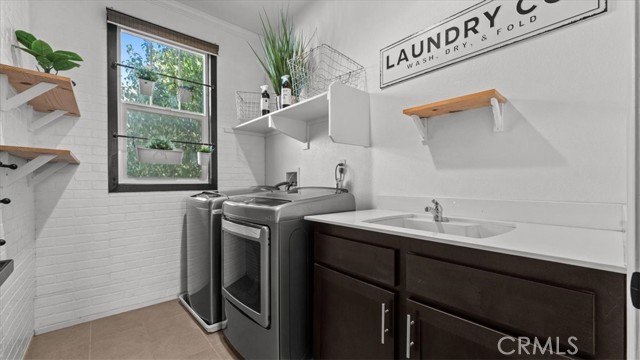 7323 Garnet Ridge, Jurupa Valley CA: https://media.crmls.org/medias/9b3aaf94-a8e3-4afd-b1dc-54843283ee99.jpg