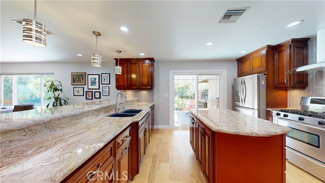 524 S Rancho Simi Drive, Covina CA: https://media.crmls.org/medias/9b3ad581-2e2b-4425-93ae-961c3b816039.jpg
