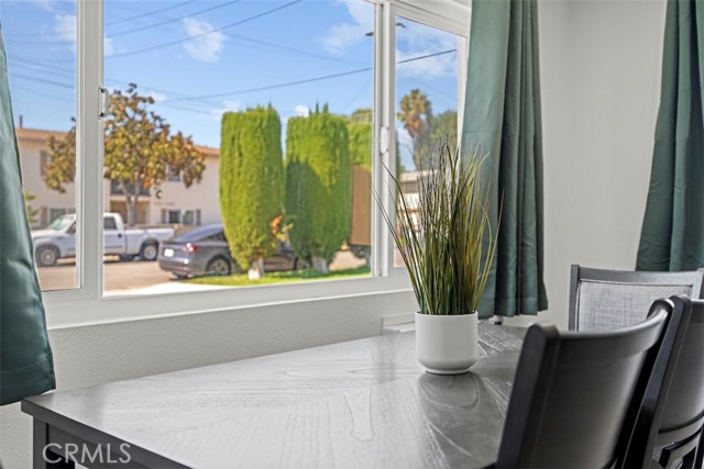 Detail Gallery Image 8 of 30 For 1101 Bonita St, Tustin,  CA 92780 - 3 Beds | 4 Baths