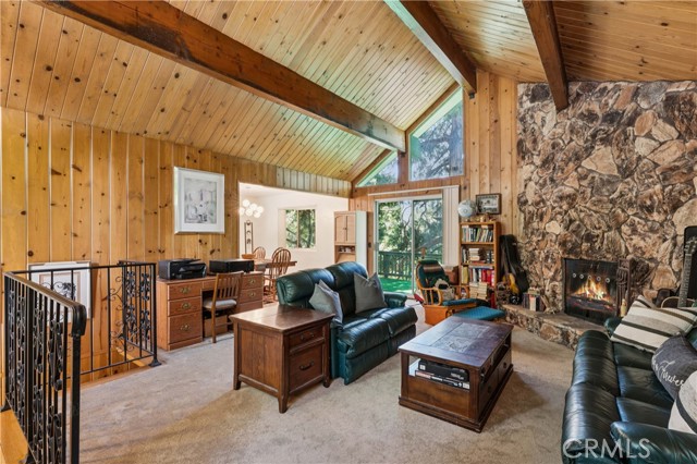 582 Grass Valley Court, Lake Arrowhead, CA 92352