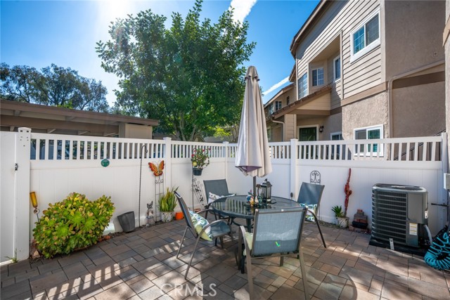 Detail Gallery Image 19 of 29 For 24376 Larchmont Ct, Laguna Hills,  CA 92653 - 2 Beds | 2/1 Baths