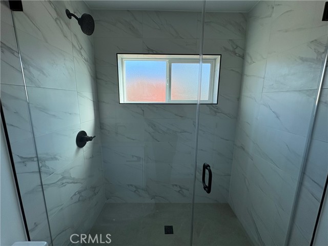 Detail Gallery Image 9 of 21 For 14165 Calvert St, Van Nuys,  CA 91401 - 4 Beds | 4 Baths