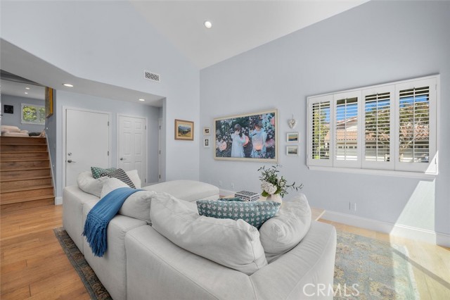 Detail Gallery Image 4 of 40 For 1 Coronado Ct, Manhattan Beach,  CA 90266 - 3 Beds | 2/1 Baths