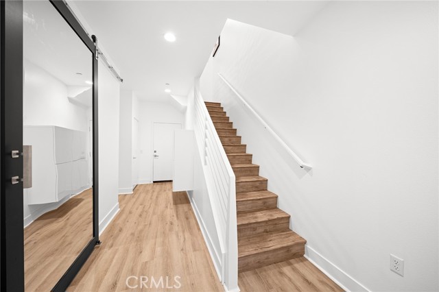 Detail Gallery Image 4 of 31 For 657 Wedge, Costa Mesa,  CA 92627 - 3 Beds | 2/2 Baths