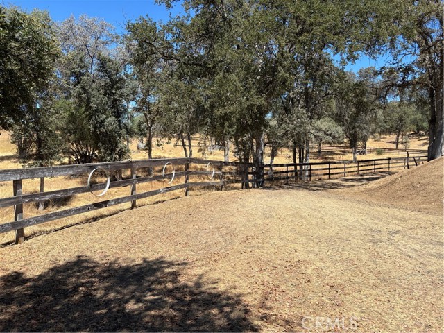 4060 Indian Peak Road, Mariposa CA: https://media.crmls.org/medias/9b3d15d5-b128-4d25-af07-76945837d073.jpg