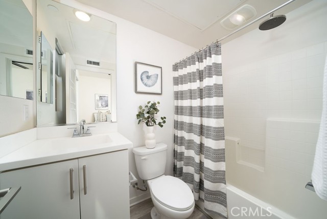 Detail Gallery Image 16 of 18 For 120 Cadence, Irvine,  CA 92618 - 2 Beds | 2/1 Baths