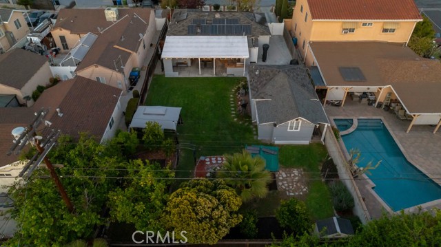 6507 Gentry Avenue, North Hollywood CA: https://media.crmls.org/medias/9b3d563f-22cf-4805-847a-ebd26b4885fc.jpg