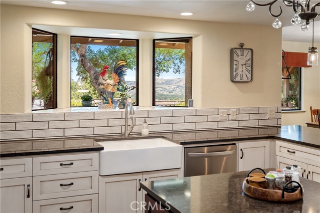 Detail Gallery Image 16 of 46 For 2180 San Fernando, Atascadero,  CA 93422 - 3 Beds | 3 Baths