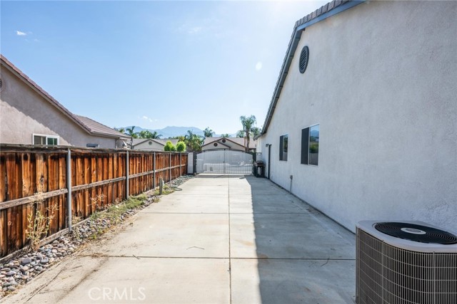 2354 Versailles Street, San Jacinto CA: https://media.crmls.org/medias/9b3e2671-4e3d-45ef-969a-e1f7658d9046.jpg