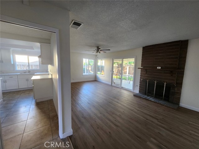 Detail Gallery Image 5 of 8 For 1479 Indian Trl, San Bernardino,  CA 92407 - 3 Beds | 2 Baths