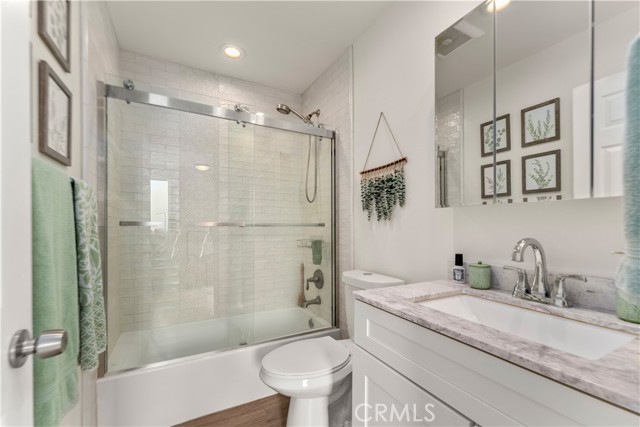 Detail Gallery Image 21 of 32 For 430 Carriage Dr #F,  Santa Ana,  CA 92707 - 3 Beds | 1/1 Baths