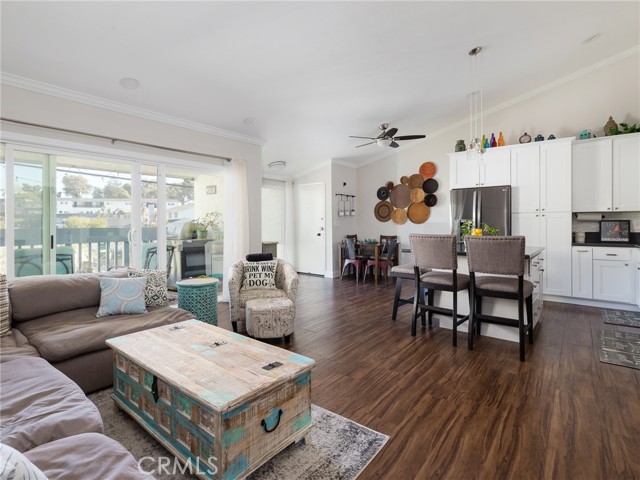 649 Prospect Avenue, Redondo Beach, California 90277, 2 Bedrooms Bedrooms, ,1 BathroomBathrooms,Residential,Sold,Prospect,IN21235128