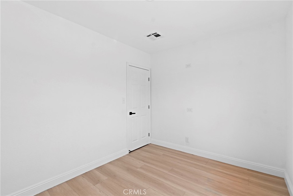 https://media.crmls.org/medias/9b40f0fc-c967-4e3c-a925-b19ecab09ca5.jpg?preset=X-Large