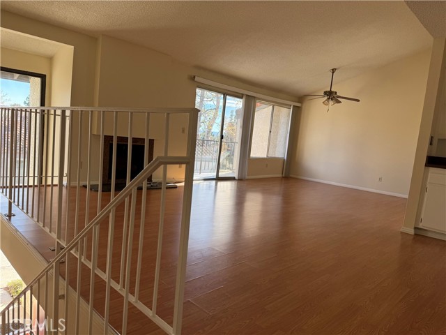 Detail Gallery Image 4 of 20 For 19547 Rinaldi #27,  Porter Ranch,  CA 91326 - 3 Beds | 3 Baths