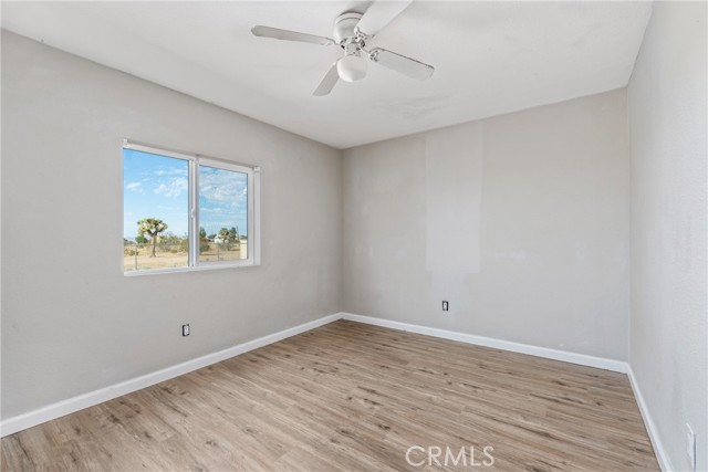 6320 Cholame Road, Phelan CA: https://media.crmls.org/medias/9b42526b-6cc9-4f28-a3c3-5d1a016bf27b.jpg
