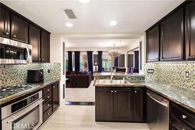 Detail Gallery Image 4 of 31 For 149 Lockford, Irvine,  CA 92602 - 3 Beds | 2 Baths