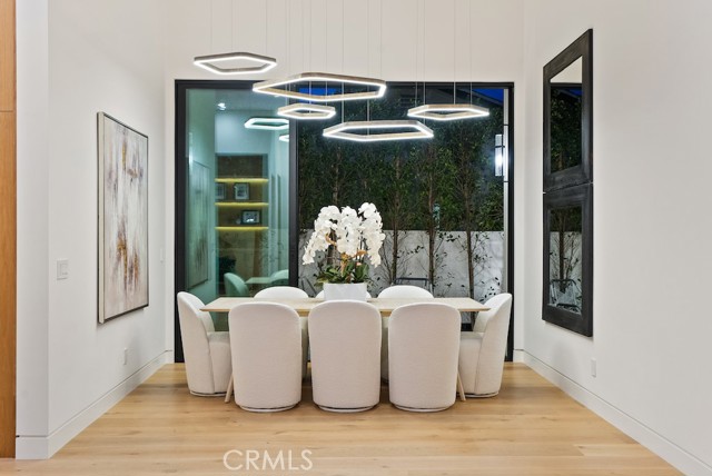 5727 Cahill Avenue, Tarzana CA: https://media.crmls.org/medias/9b445bb1-2f00-41af-816b-e8434da6a43b.jpg