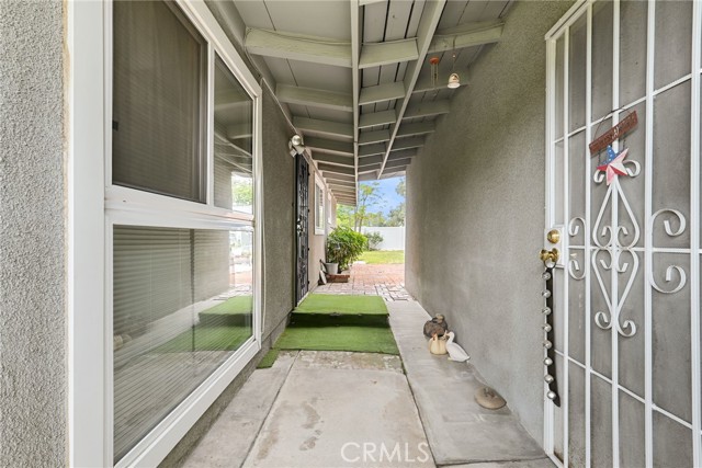 27439 Santa Clarita Road, Saugus CA: https://media.crmls.org/medias/9b446d0f-ac1f-479f-9e1b-fde228edb200.jpg