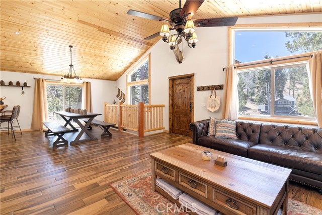 43485 Colusa Drive, Big Bear Lake CA: https://media.crmls.org/medias/9b450768-bae7-43c0-8590-9362cb5314c1.jpg