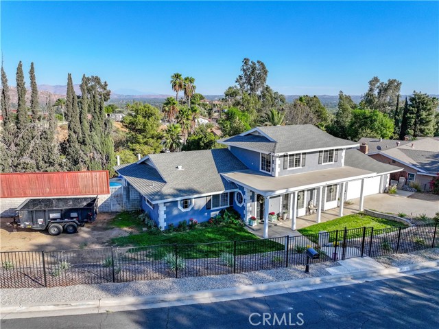 Detail Gallery Image 4 of 44 For 5720 Avenue Juan Bautista, Jurupa Valley,  CA 92509 - 4 Beds | 3 Baths