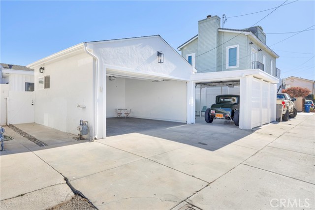 Detail Gallery Image 33 of 39 For 313 14th St, Seal Beach,  CA 90740 - 3 Beds | 2 Baths