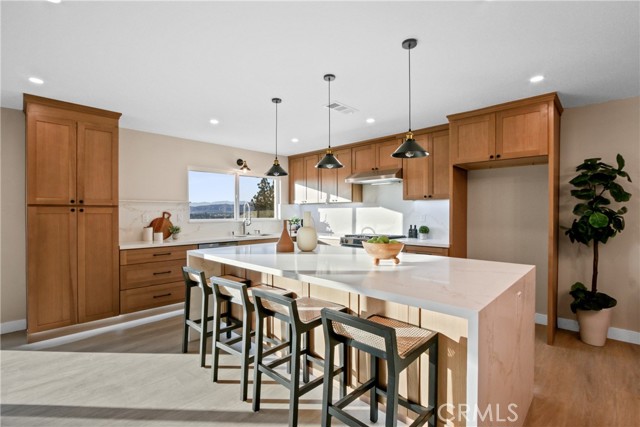 Detail Gallery Image 9 of 27 For 520 Golden Sky Ln, Anaheim,  CA 92807 - 3 Beds | 2 Baths