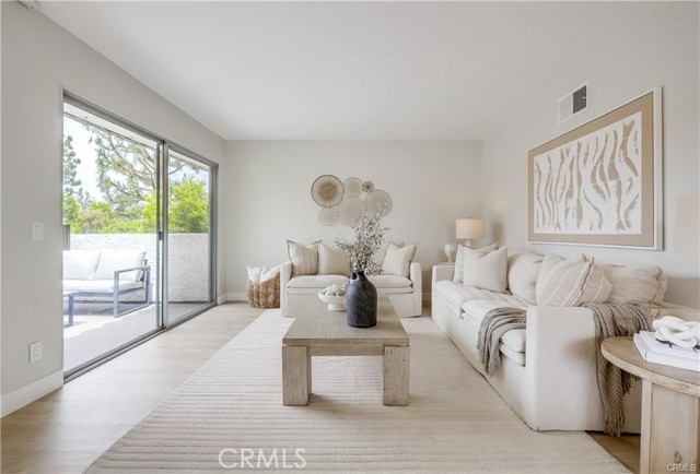 Detail Gallery Image 4 of 18 For 22701 via Castilla, Lake Forest,  CA 92630 - 2 Beds | 1 Baths