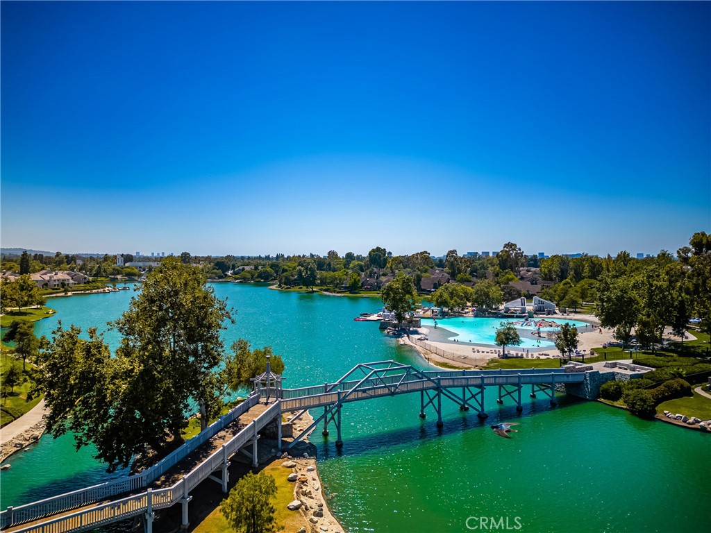 https://media.crmls.org/medias/9b46d496-a637-4509-9ad4-b9a58332667f.jpg?preset=X-Large