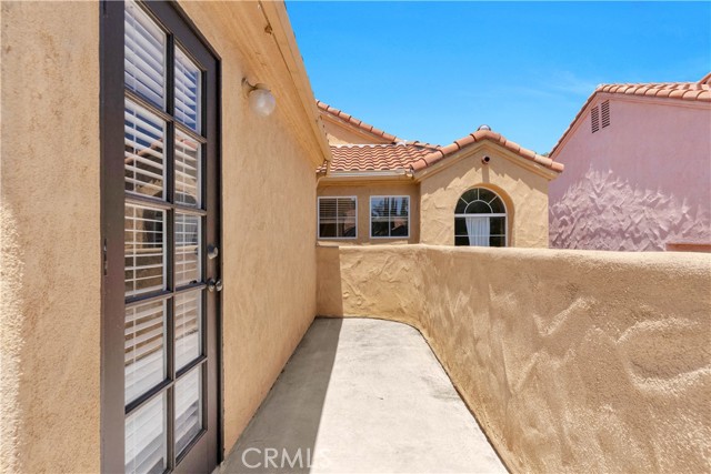 40025 White Leaf Ln., Murrieta CA: https://media.crmls.org/medias/9b482f6c-e0a4-4108-969a-0e1bcfd2c13e.jpg