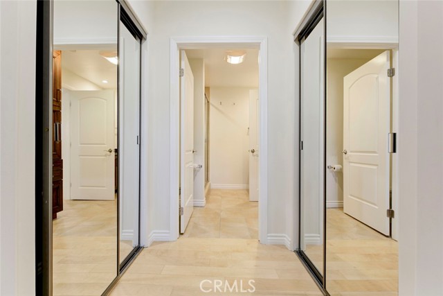 Detail Gallery Image 23 of 32 For 556 E Palm Ave #102,  Burbank,  CA 91501 - 3 Beds | 3 Baths