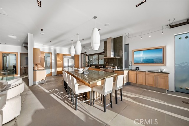 Detail Gallery Image 9 of 75 For 2665 Victoria Dr, Laguna Beach,  CA 92651 - 5 Beds | 4/2 Baths