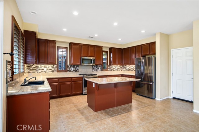 Detail Gallery Image 19 of 53 For 28618 Autumn Ln, Menifee,  CA 92584 - 5 Beds | 3 Baths