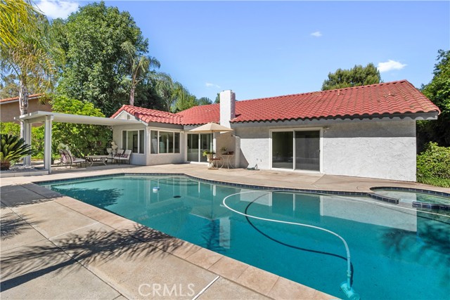6065 Saint Augustine Drive, Riverside CA: https://media.crmls.org/medias/9b4a62bb-9c4b-4241-a8b3-2aef56fb2f30.jpg