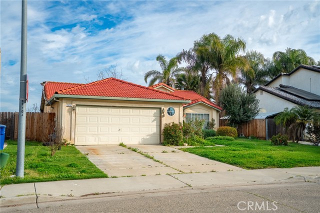 Detail Gallery Image 2 of 24 For 2326 Santos St, Dos Palos,  CA 93620 - 3 Beds | 2 Baths