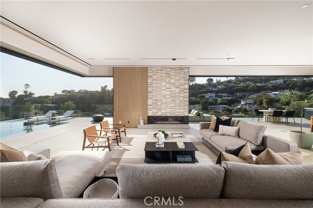 1000 Oriole Drive, Laguna Beach CA: https://media.crmls.org/medias/9b4b6c34-c2f6-492f-8c29-c2a44dcb3729.jpg